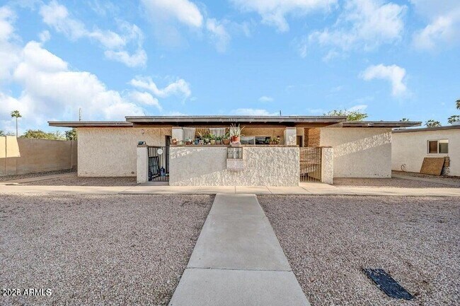 1301 W 3rd St Tempe, AZ 85281 photo 2