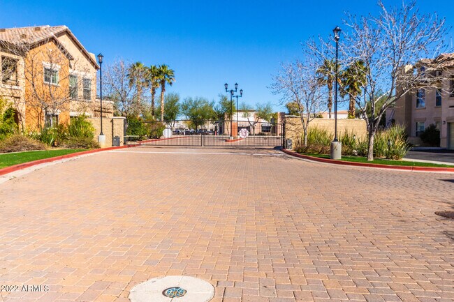 14575 W Mountain View Blvd Surprise, AZ 85374 photo 2