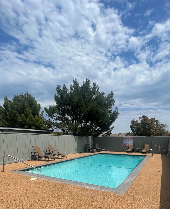 San Mateo Apartments photo 5
