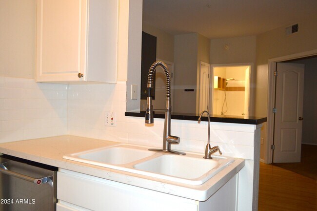 1701 E Colter St Phoenix, AZ 85016 photo 5
