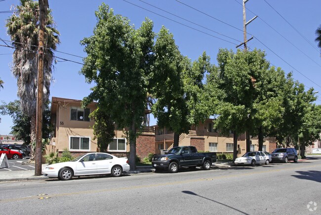 Palm Plaza Apartments photo 2