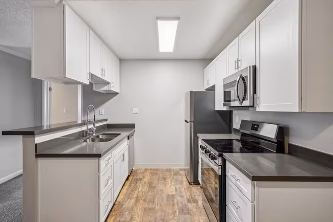 La Valencia Apartment Homes photo 3