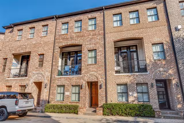 2171 Helsminster Dr Dallas, TX 75201 photo 3