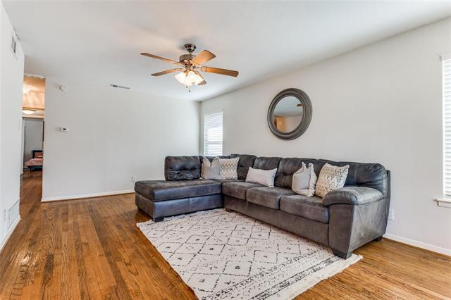 3129 Old Orchard Rd Garland, TX 75041 photo 4