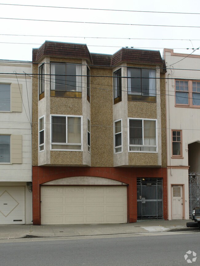2737 Clement Street, San Francisco, CA 94121 photo 3