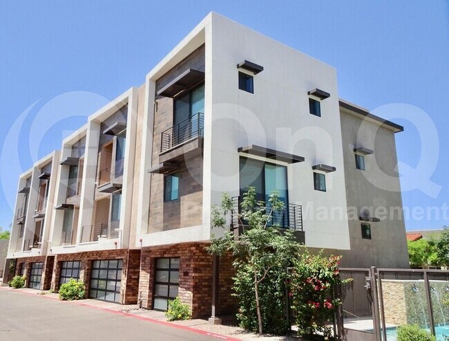 3233 N 70TH Street