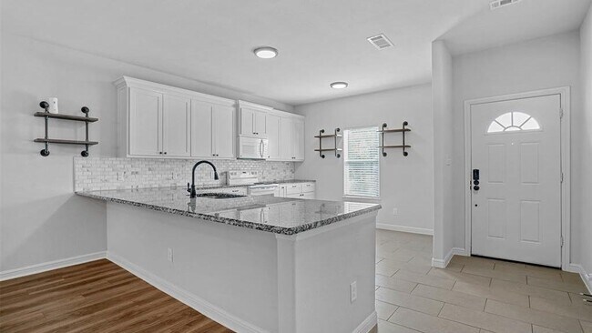 5504 Wellesley Ave Fort Worth, TX 76107 photo 2