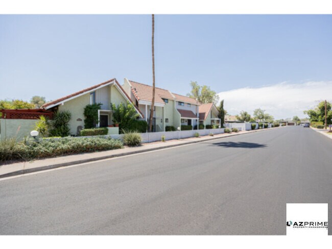 4710 N 10th Pl Phoenix, AZ 85014 photo 4