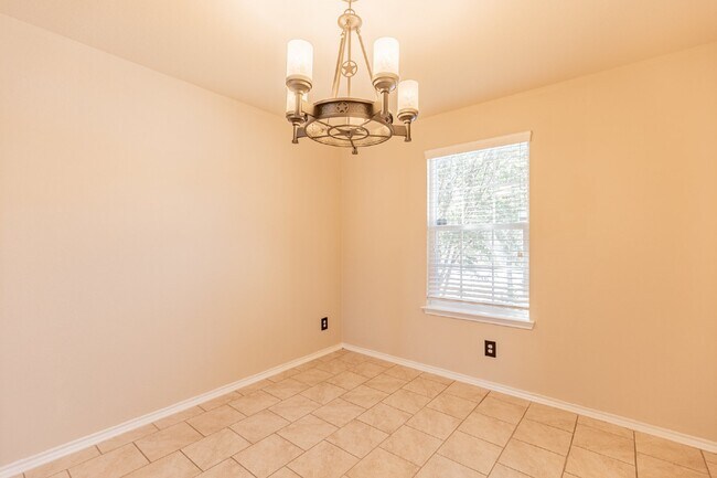 1744 Emerald Edge San Antonio, TX 78245 photo 4