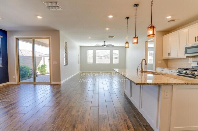 9923 E Thornbush Ave Mesa, AZ 85212 photo 2