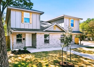 1015 N 10th St Killeen, TX 76541 photo 2