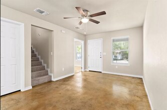 1015 N 10th St Killeen, TX 76541 photo 3