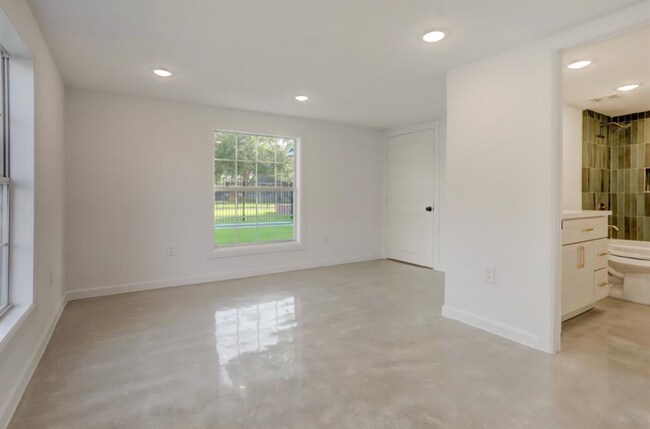 808 Oakhurst Street, Houston, TX 77023 photo 5