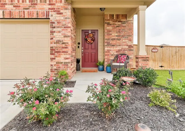 613 Circle Wy Jarrell, TX 76537 photo 3