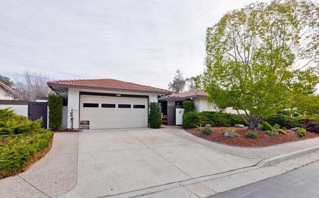 8224 Claret Ct San Jose, CA 95135 photo 4