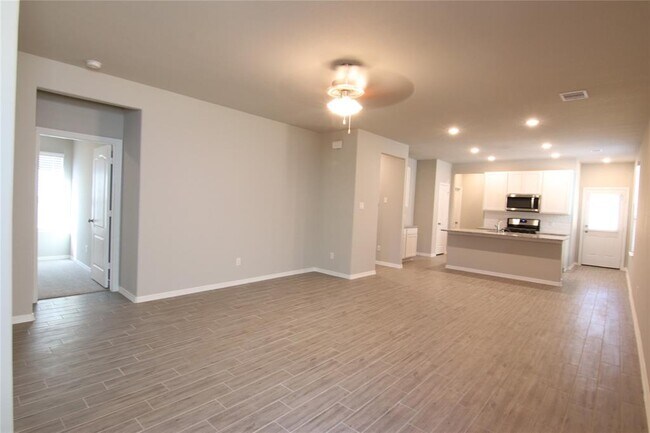 10718 Catclaw Court, Tomball, TX 77375 photo 4