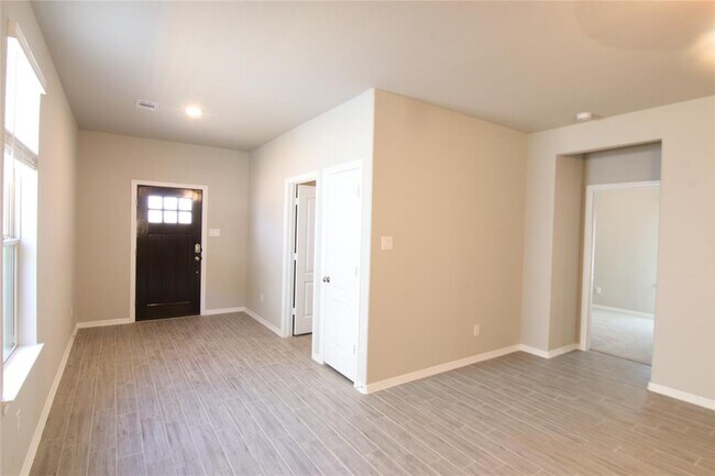 10718 Catclaw Court, Tomball, TX 77375 photo 3