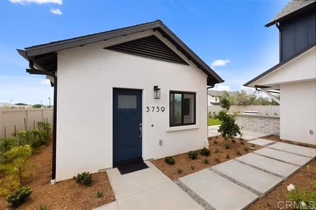 3759 Adams St Carlsbad, CA 92008 photo 2
