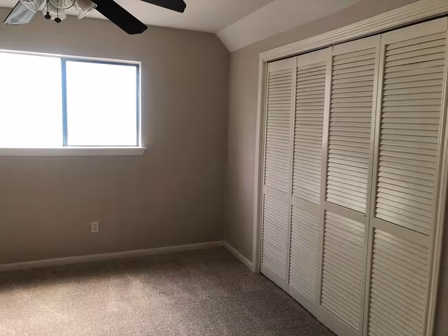 10019 Golden Sunshine Dr Houston, TX 77064 photo 4
