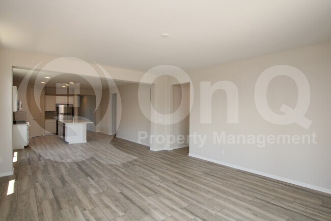 7041 W Coles Rd Phoenix, AZ 85339 photo 3