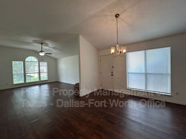5945 Ravenya St Fort Worth, TX 76179 photo 4
