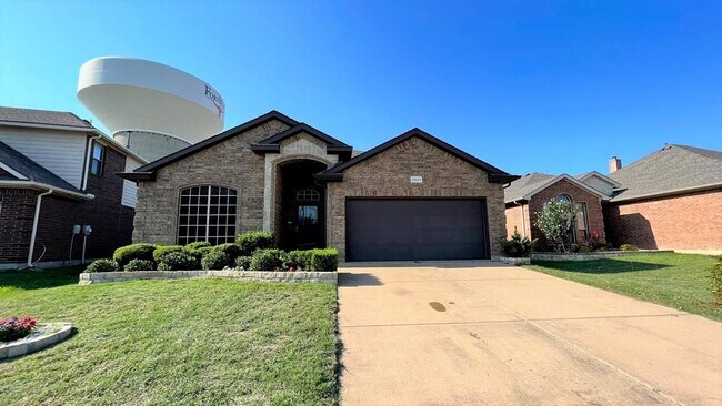 2001 Frosted Willow Lane, Fort Worth, TX 76177 photo 3