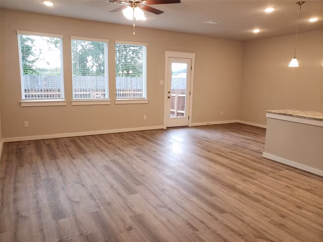 17202 Crane Fly Dr Pflugerville, TX 78660 photo 2