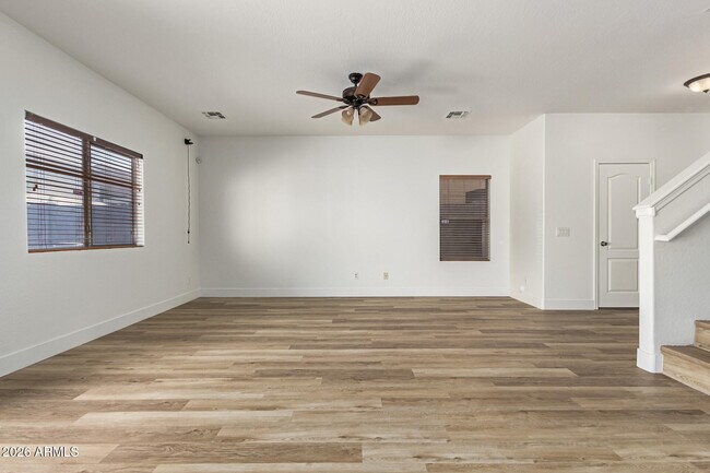 7007 W Mercer Ln Peoria, AZ 85345 photo 5
