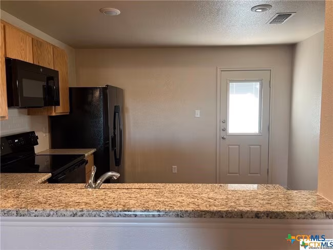 1919 Castroville Trl Copperas Cove, TX 76522 photo 3