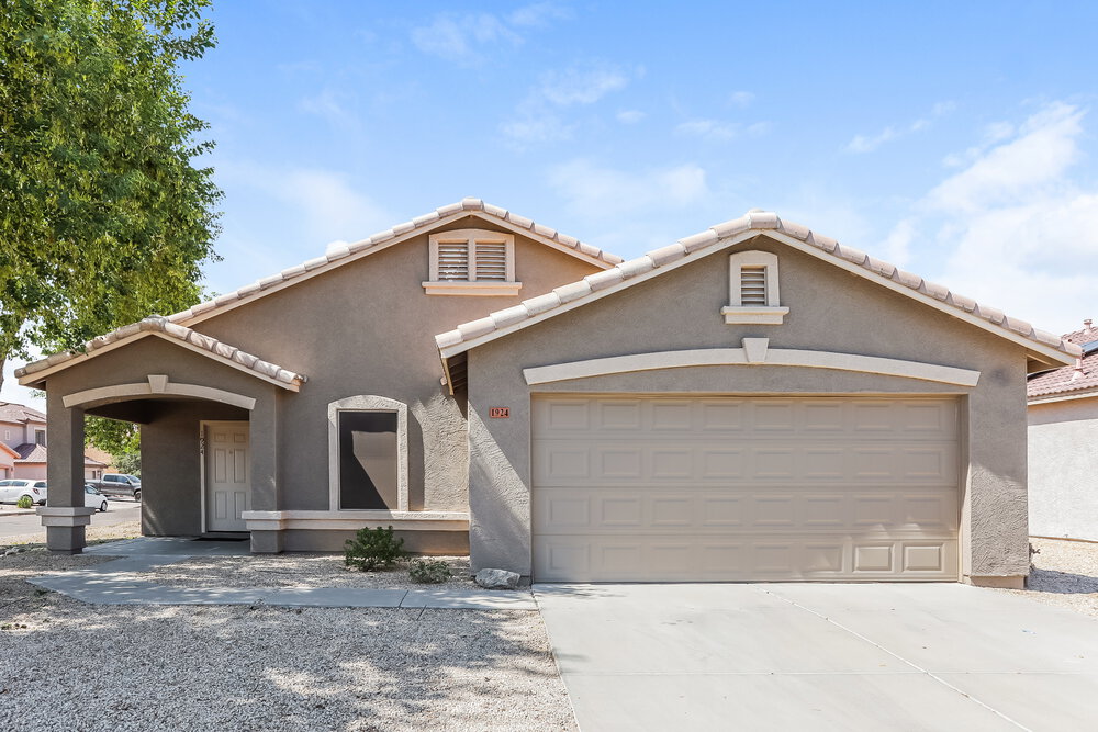 1924 E Connemara Dr San Tan Valley, AZ 85140 photo 3
