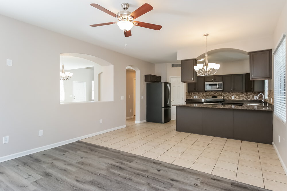 7233 S 40th Ave Phoenix, AZ 85041 photo 5