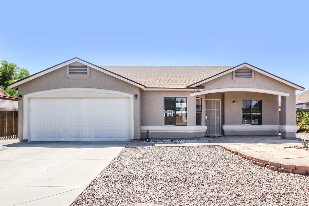 8727 W Sierra Vista Dr Glendale, AZ 85305 photo 3