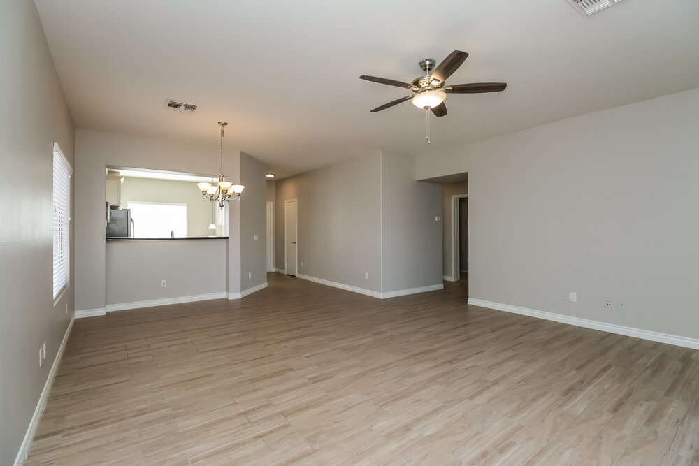 8146 E Onza Ave photo 2