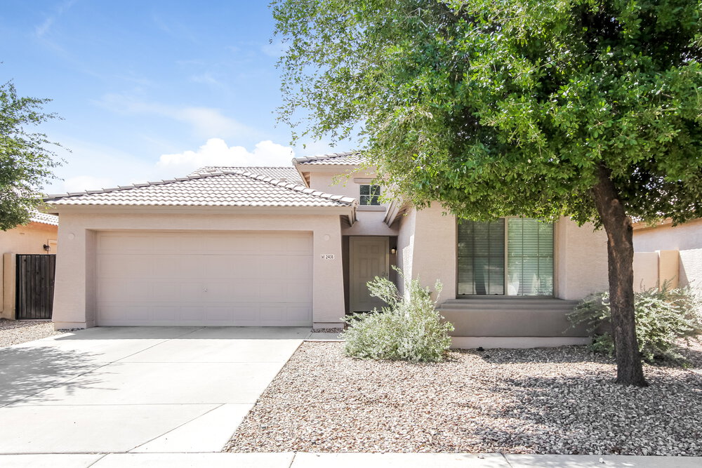 2431 W Gaby Rd photo 3