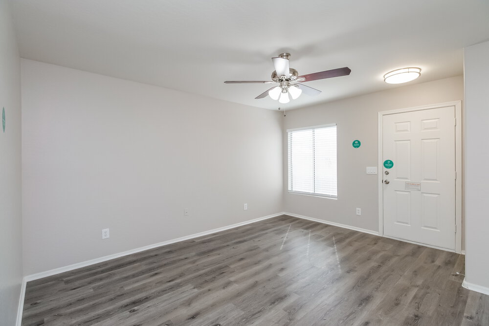 11834 W Sunnyside Dr photo 3