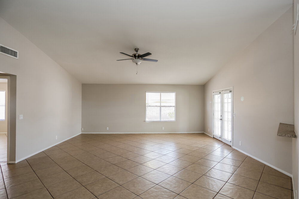 8032 W Tuckey Lane photo 5