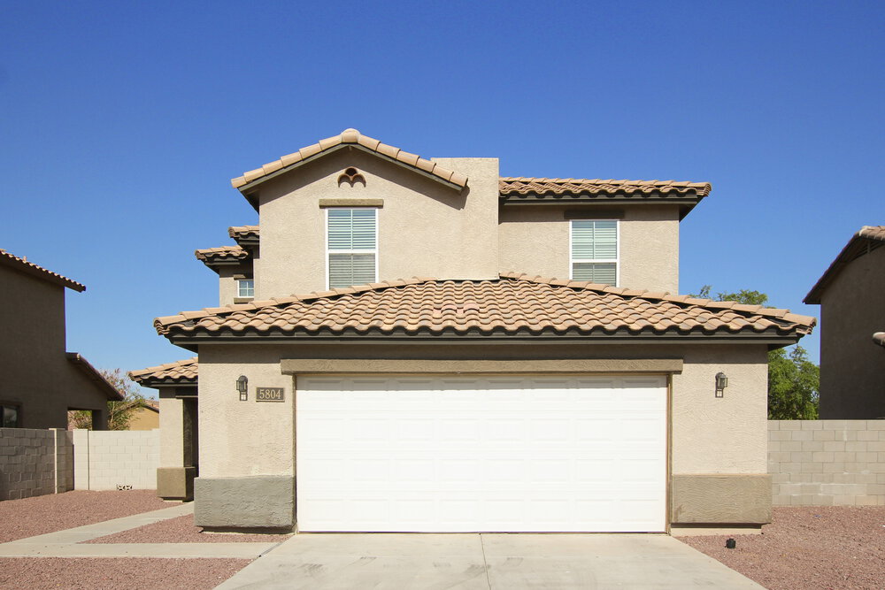5804 S 10th Dr Phoenix, AZ 85041 photo 2