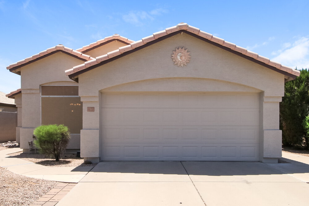 2533 E Camino St photo 2