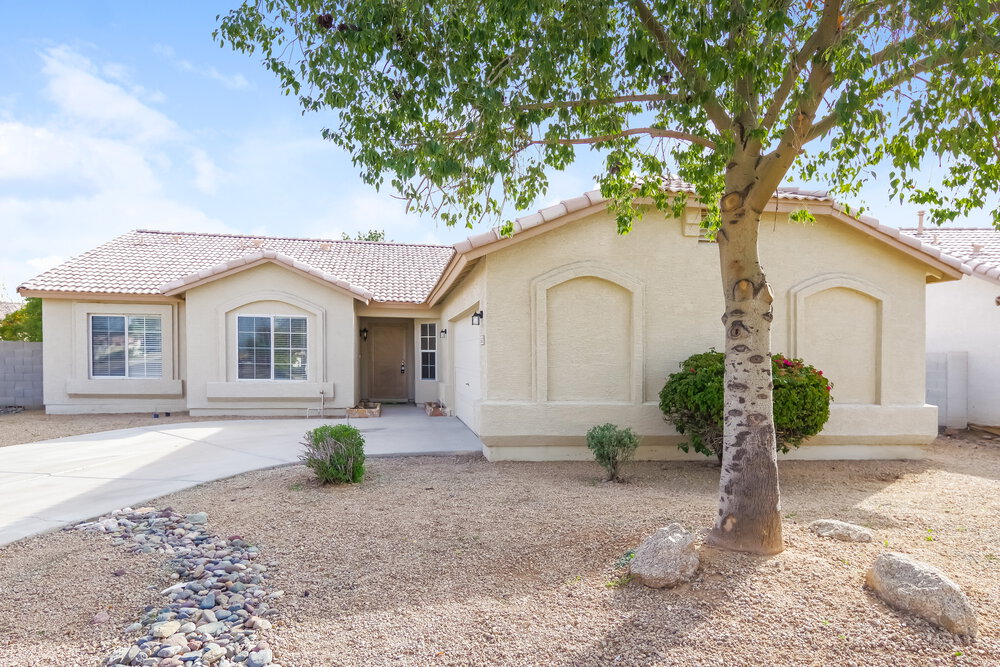 6417 N 81st Dr Glendale, AZ 85303 photo 2