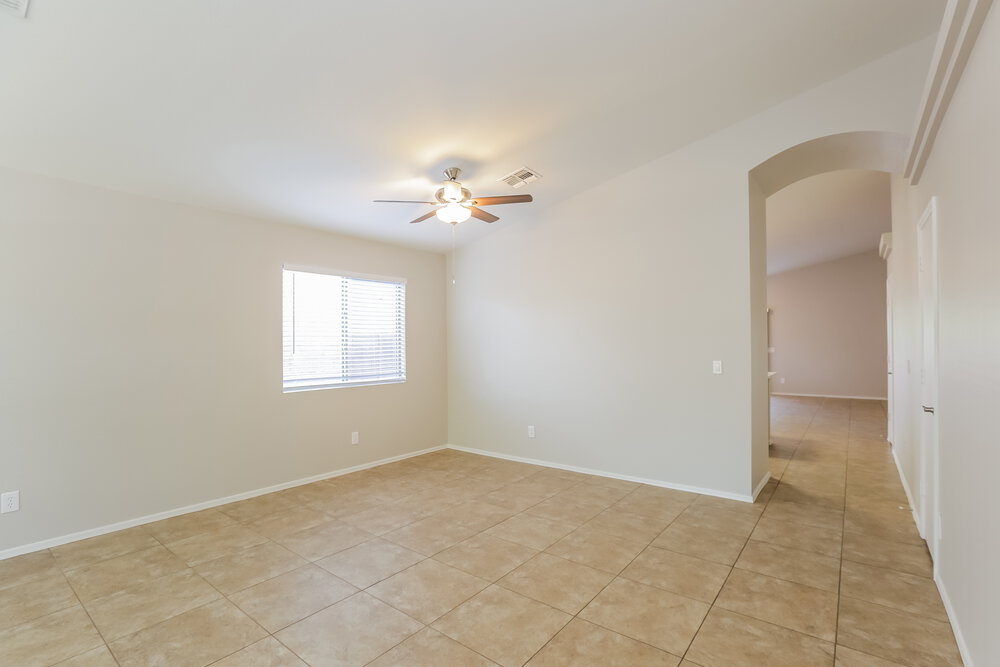 21861 W Mohave St photo 4