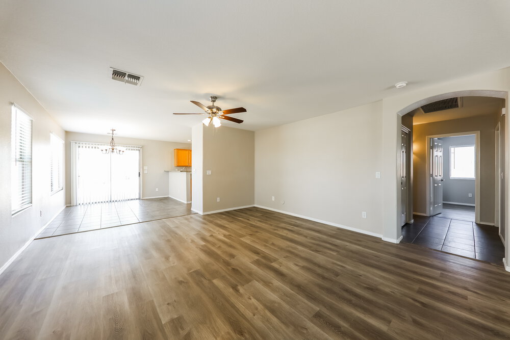 13122 W Clarendon Ave photo 3