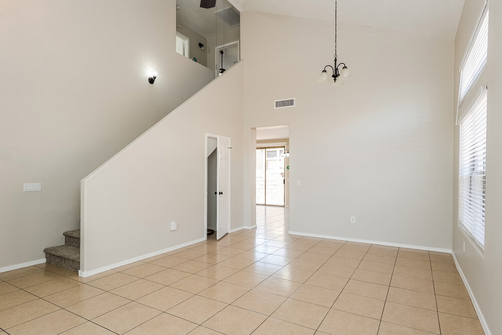 8930 E Capri Ave photo 5