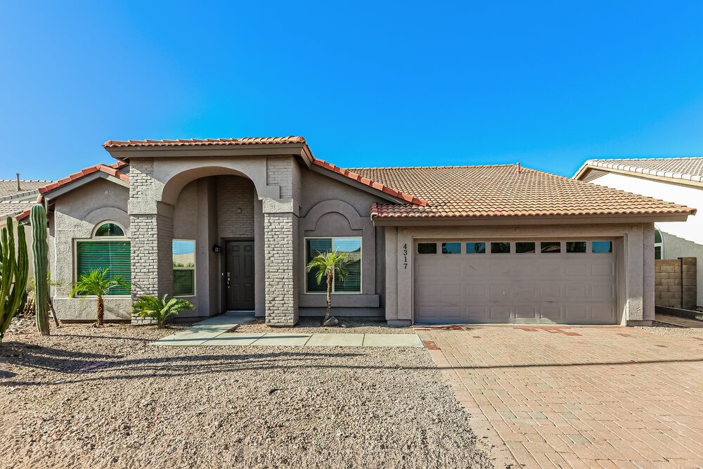 4317 W Electra Ln Glendale, AZ 85310 photo 2