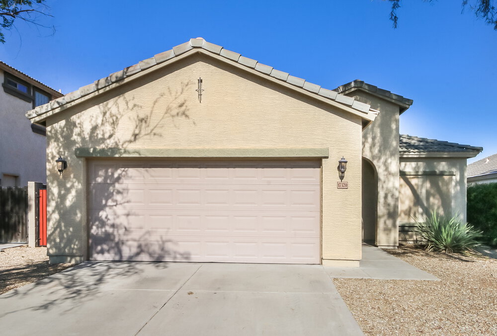 17320 W Caribbean Ln Surprise, AZ 85388 photo 2