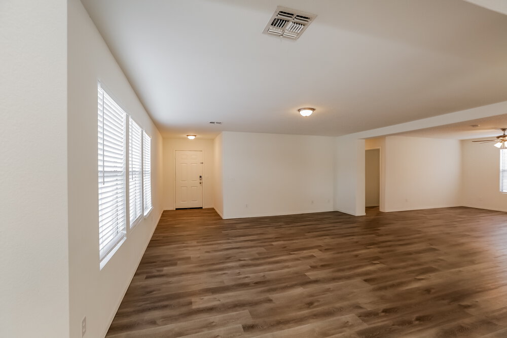 5725 E Flower Cir photo 3