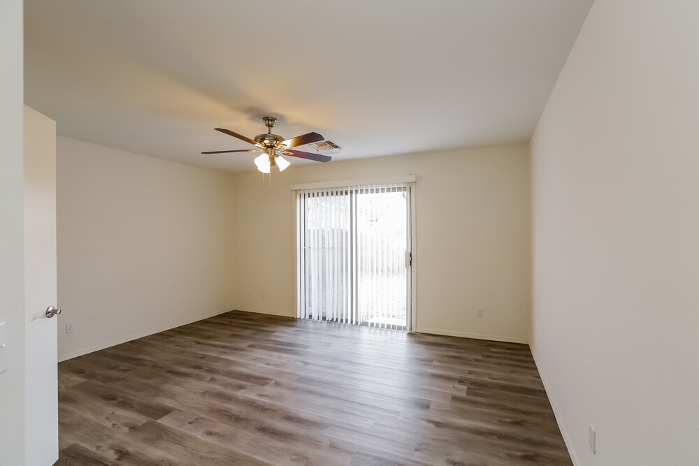 5725 E Flower Cir photo 4