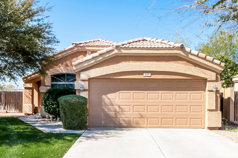 620 S Voyager Dr photo 2