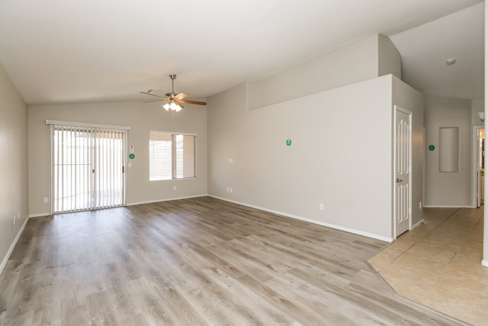 10944 E Delta Ave photo 4