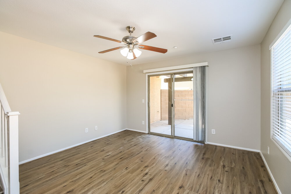 3344 E Franklin Ave photo 4