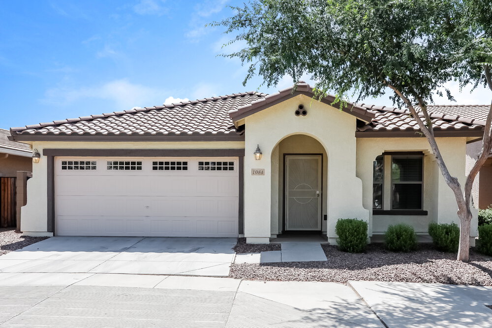 1084 S Olympic Dr Gilbert, AZ 85296 photo 2